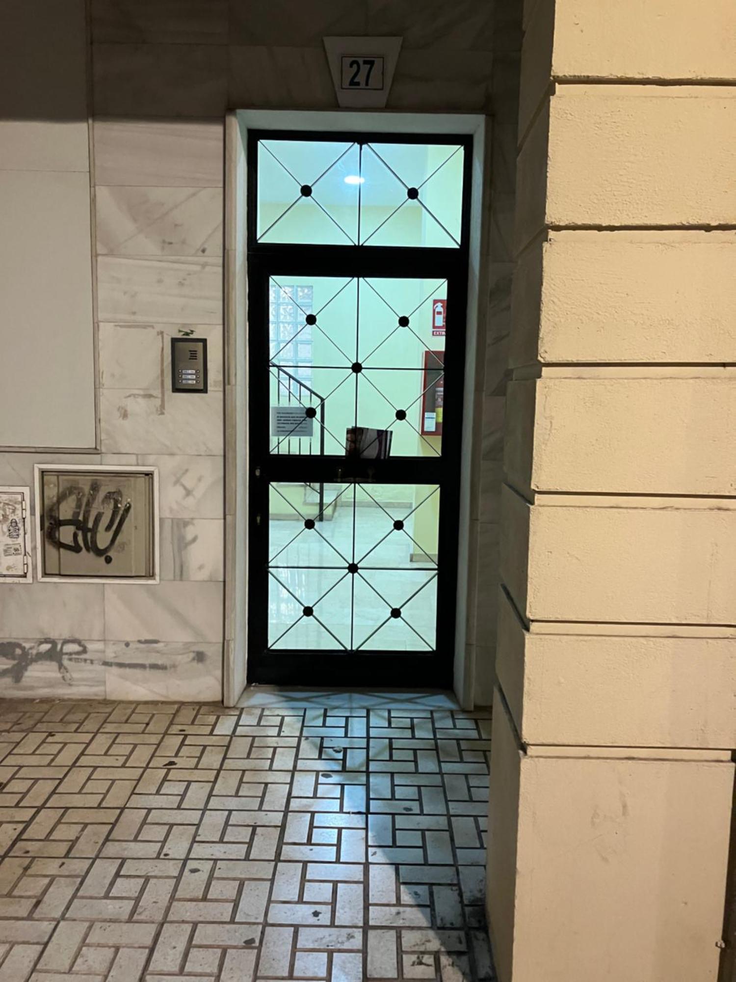 Апартаменты Malaga Victoria Экстерьер фото